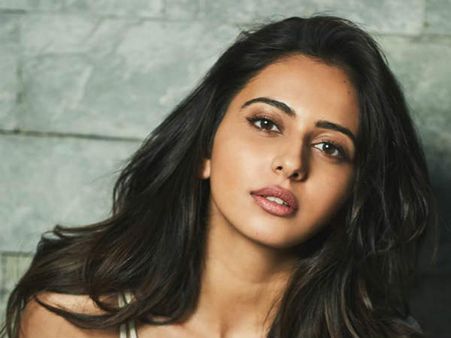 రకుల్ ప్రీత్ సినిమాకు సెన్సార్ చిక్కులు.. దేవుడో పద్మావతి పట్టిన గతేనట..