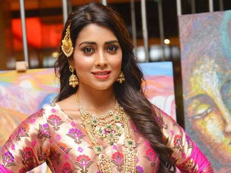 శ్రీయా సరన్ పెళ్లి.. వరుడు ఎవరంటే?.. నా జీవితాన్ని అమ్మకానికి పెట్టనన్న బ్యూటీ