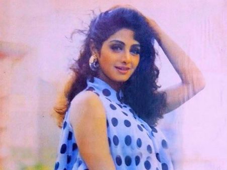 భయపడిన శ్రీదేవి, మద్యం సేవించి హోటల్ రూముకు వచ్చిన నటుడు!