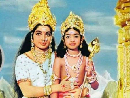 ఆదిపరాశక్తి ఒళ్లో శ్రీదేవి..జయలలితతో శ్రీదేవి అపురూపమైన ఫోటో!