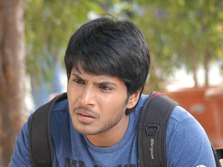 అడ్వాంటేజ్ తీసుకోలేదు, ఆ హీరోయిన్లను అలా చేశాననేది అబద్దం: సందీప్ కిషన్