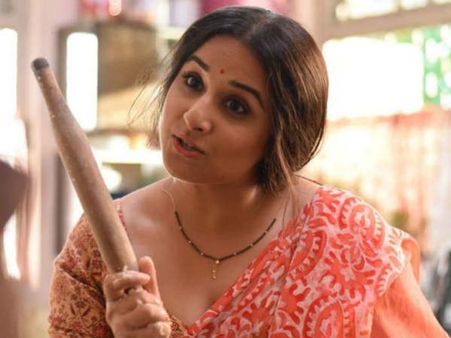 సెల్ఫీ పేరుతో తాకడమేంటీ.. విద్యాబాలన్‌, ప్రముఖ హీరో సోదరికి చేదు అనుభవం