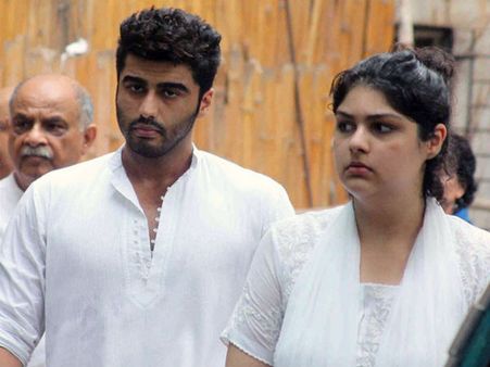 శ్రీదేవి ట్విట్టర్‌లో బోని కపూర్ ఎమోషనల్ ట్వీట్..అర్జున్ కపూర్, అన్షులా పిల్లర్లుగా నిలిచారు!