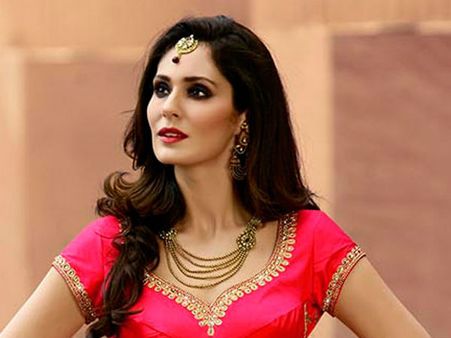 హాట్ పిక్స్: బ్రా లేకుండా ఫోటో షూట్, పిచ్చెక్కించేసిన హీరోయిన్.. ఇంటర్నెట్ షేకింగ్!