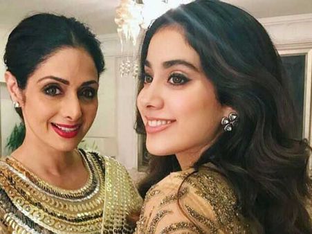 వీడియో లీక్: శ్రీదేవి మరణానికి ముందు జాహ్నవి సెట్స్‌లో ఇలా... ఇపుడు ఆసంతోషం మాయం!