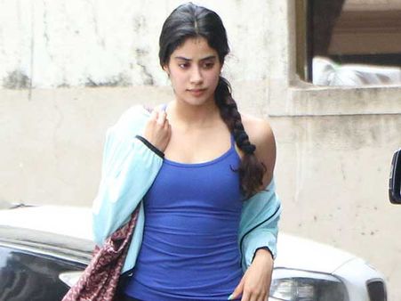 శ్రీదేవి కూతురుపై ఎఫైర్ రూమర్స్: ఈ ఫోటోల వెనక ఉన్న అసలు కథ ఇదే!