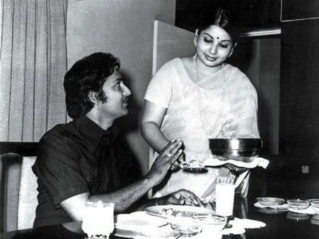 సోగ్గాడు కనుమరుగై పదేళ్లు గడిచింది, జయలలితతో ప్రేమ మొదలైన క్షణం, తీవ్రవేదన!