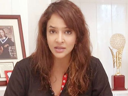 సినీతారలపై అనుచితవ్యాఖ్యలపై మంచు లక్ష్మీ ఫైర్.. అంతకంటే నీచం..