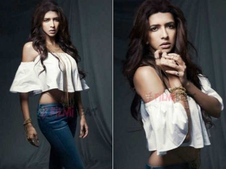 ఫొటోస్ : మంచు లక్ష్మి భారీ షాక్ ఇచ్చిందేంటి..అదిరిపోయే హాట్ పోజులు చూశారా!