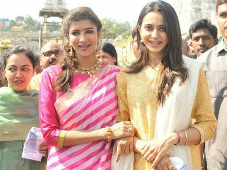 శ్రీవారిని దర్శించుకున్న మంచు లక్ష్మీ, రకుల్.. హ్యాపీ బర్త్‌డే డైలాగ్ కింగ్..