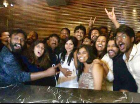 పాపలతో నాగార్జున, వర్మ..ఆ ఎంజాయిమెంట్ చూశారా!