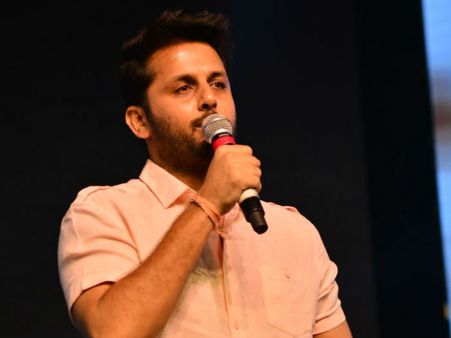 మీ వల్లే వచ్చా, బట్టలు చింపుకున్నా, ఆ మాట అనొద్దు: పవన్ కళ్యాణ్ గురించి నితిన్ ఎమోషనల్ స్పీచ్!