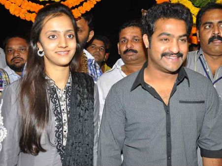 జూ ఎన్టీఆర్ భార్య లక్ష్మిప్రణతి ఫోటో వైరల్..... కారణం ఇదే!