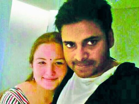 పవన్ కళ్యాణ్ ఇంట్లో విషాదం అంటూ రూమర్స్... మేనేజర్ స్పందన!