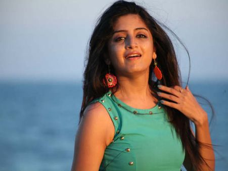 నా ప్రార్థనలే సమాధానం చెబుతాయి..పూనమ్ కౌర్ పరోక్షంగా!