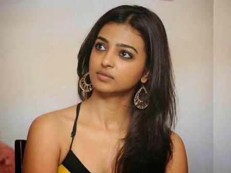 మొదటిరోజే అంతటి చేదు అనుభవం.. చెంప పగలగొట్టా: రాధికా ఆప్టే