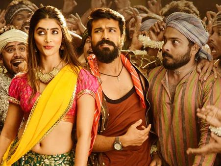 రాంచరణ్ కోసం జిగేల్ రాణి వచ్చేసింది.. మాస్ సెప్పులతో చెర్రీ రచ్చ రచ్చ