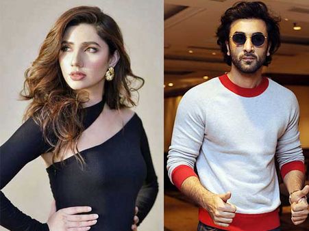 ఇంకా ఎంత మందితో సరసాలు.. ఈ సారి ఏకంగా పాకిస్తాన్ పిల్లతో!