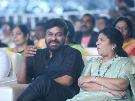 రంగస్థలం ప్రీ రిలీజ్: సురేఖ వెక్కి వెక్కి ఏడ్చింది.. భావోద్వేగానికి గురయ్యా.. చిరంజీవి