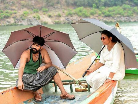 రంగస్థలం ఊర్లో నుంచి బయటకు రాలేకున్నా.. రాంచరణ్ సోదరి!