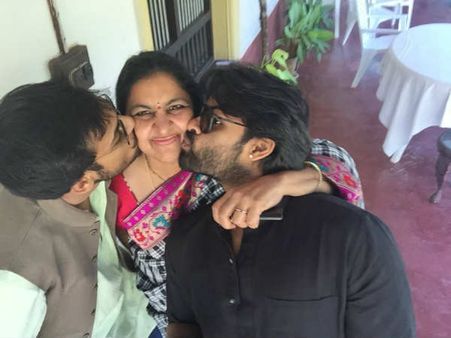 ఉమెన్స్ డే రోజు తమ్ముడుతో కలసి సాయిధరమ్ తేజ్ ఏం చేశాడంటే!