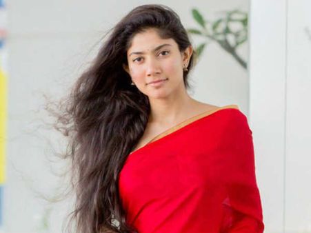 ఆ డైరెక్టర్ నన్ను యాక్ట్ చేయనివ్వలేదు.. ఎందుకో నాకు అర్థమైంది.. సాయిపల్లవి