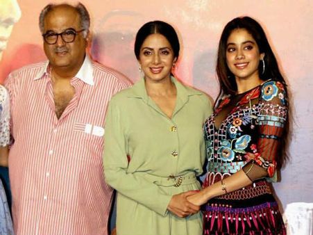 నా తండ్రిని అనుమానించొద్దు, అమ్మ గర్వపడేలా చేస్తా: కంటతడి పెట్టిస్తున్న శ్రీదేవి కూతురు లేఖ...