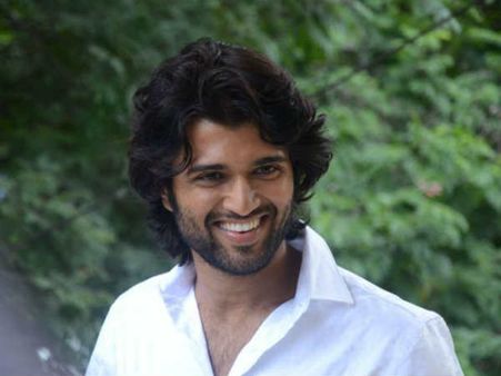 అది ఇప్పుడే నేర్చుకుంటున్నా.. ఖతర్నాక్‌గా ఉంది.. ఎప్పుడెప్పుడా అని.. విజయ్ దేవరకొండ