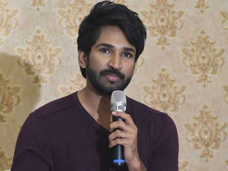 చరణ్ రూపంలో నాకు తమ్ముడు దొరికాడు..సుకుమార్ విజన్ హ్యాట్సాఫ్.. ఆది పినిశెట్టి