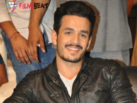 అఖిల్ సినిమాలో ప్రముఖ హీరోయిన్.. నాగ్ కు నచ్చేసింది...