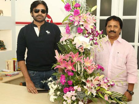 17 ఏళ్ల ఖుషి.. పవన్ కళ్యాణ్‌ని కలసిన నిర్మాత.. చిరు నోట అలాంటి మాట, ఆశ్చర్యం!