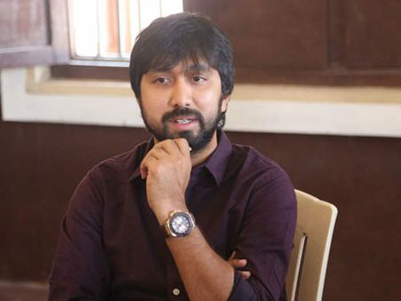 కన్నీళ్లు ఆగడం లేదు: పవన్ కళ్యాణ్‌కు మద్దతుగా బాబీ ట్వీట్