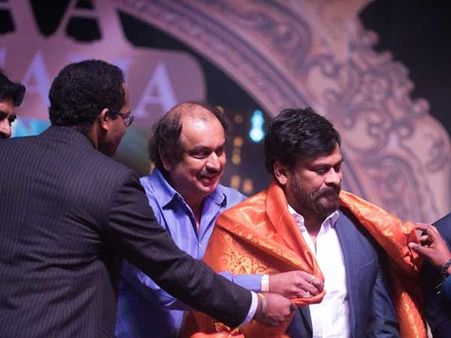 డల్లాస్‌లో రఫాడించిన చిరంజీవి.. అప్పటి నుంచి అదే క్రేజ్..