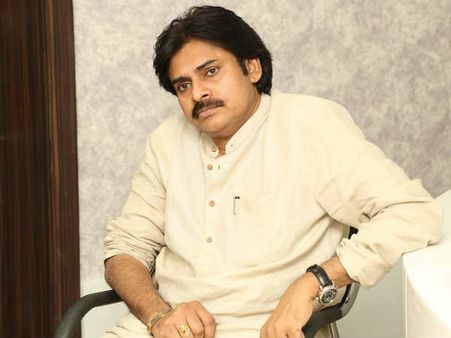 పవన్ కల్యాణ్ అనూహ్య నిర్ణయం.. వారికి ఇక షాకే!