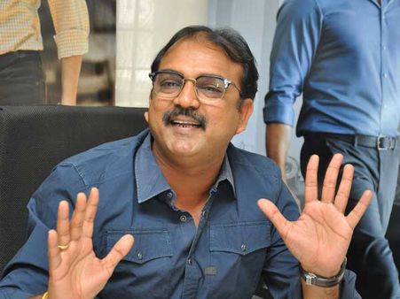 సమాజాన్ని ఉద్దరించడానికి సినిమాలు తీయను.. డబ్బుల కోసమే.. రాజకీయాల్లోకి రాను.. కొరటాల