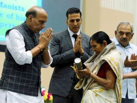 రూ. 29 కోట్లు, 159 సైనిక కుటుంబాలకు సాయం: అక్షయ్ కుమార్