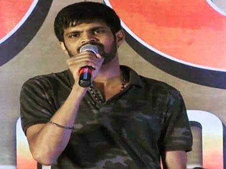 సుకుమార్ వివాదంపై జబర్దస్త్ మహేష్ స్పందన.. ఆయన నన్ను కొట్టలేదు!