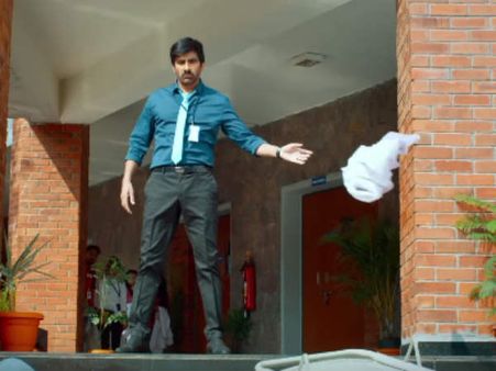 ‘నేల టిక్కెట్టు’ గాళ్లతో పెట్టుకుంటే నేల నాకించేస్తారు (టీజర్)