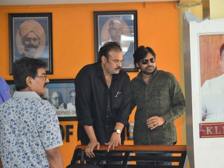 పవన్ ఉగ్రరూపం: శివాజీ రాజా రాజీనామా? చాంబర్లో తిష్ట... అందరి లెక్కలు తేలాల్సిందే!