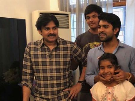 అకిరా, ఆద్యతో రాంచరణ్, పవన్ కళ్యాణ్ కూడా.. కుదిపేస్తున్న మెగా పిక్!