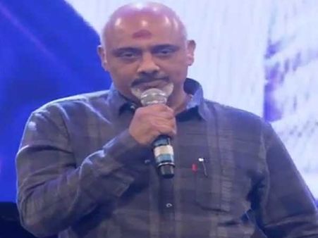 భరత్ బహిరంగ సభ లైవ్: నిజాయితీతో కూడిన అద్భుతం.. రామజోగయ్య శాస్త్రి