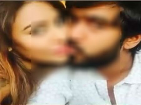 శ్రీరెడ్డి ప్రకంపనలు.. ప్రముఖ సినీ నిర్మాత కొడుకు ఫొటోలు లీక్.. అభిరామ్ సిగ్గుందా?