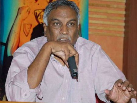 పాపం పవన్ కేసు పెట్టమంటే బూతులు తిడతారా.. వాళ్ళ కూతుళ్లు లేరా, పెళ్లిళ్లు కావడం లేదా!