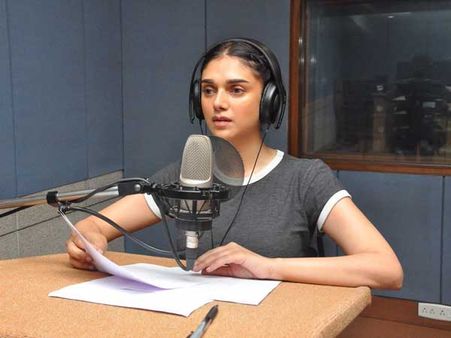 డబ్బింగ్‌తో సమ్మోహితం చేయనున్న అదితిరావు హైదరీ