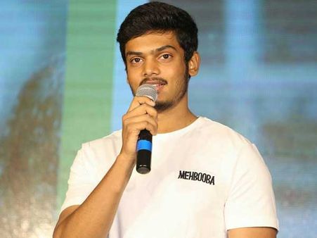 ఆయన నాకు దేవుడు. ఇన్సిపిరేషన్.. అంతేకాదు మహా పిచ్చి.. ఆకాశ్ పూరి