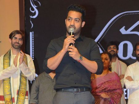 ఆడవాళ్ల మీద అకృత్యాలు, ఎందుకు మనం మగాళ్లుగా పుట్టాం: జూ ఎన్టీఆర్