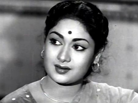 సావిత్రి దుస్థితికి చంద్రబాబే కారణమట.. అందుకే మద్యానికి బానిసగా మహానటి!