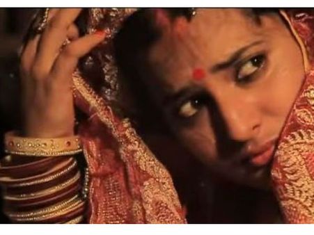 రోడ్డు ప్రమాదంలో నటి మనీషా రాయ్ దుర్మరణం