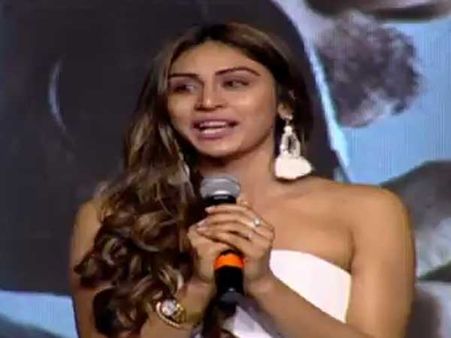 ఆఫీసర్ ప్రీరిలీజ్ లైవ్: నాగార్జున, ఆర్జీవితో పనిచేయడం అద్భుతం.. మైరా సరీన్