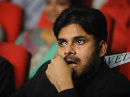 గోపాల గోపాల.. అభిమానులకు గుడ్ న్యూస్ చెప్పిన పవన్, అలాంటి పాత్రలు వస్తున్నాయి !